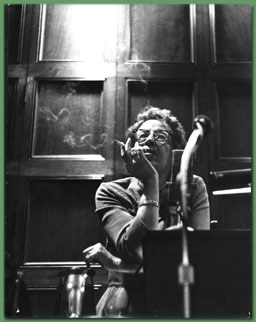 Hannah Arendt fotografiert von Lotte Köhler