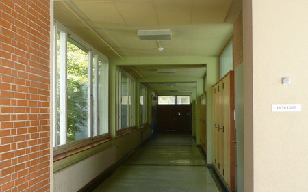 Schulhaus während der Herbstferien 2007